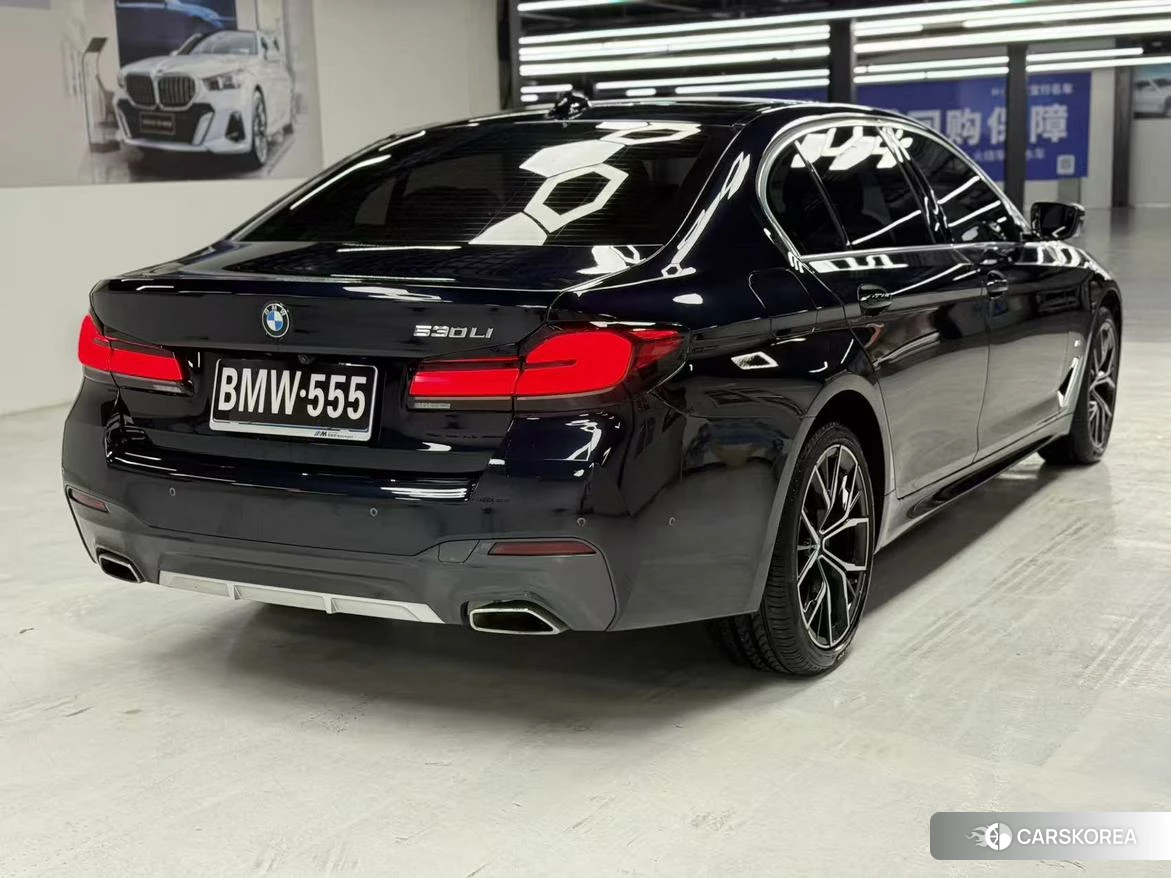 BMW 5 series 2023 Черный из Китая, фото 2