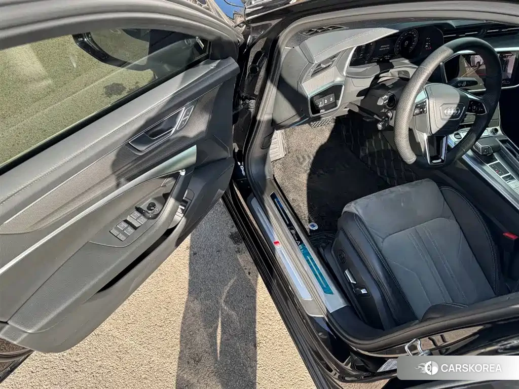 Audi A6L id 4515321 из Китая 12