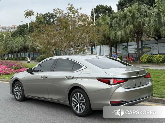 Lexus ES 2024 Темно-серый из Китая, фото 6