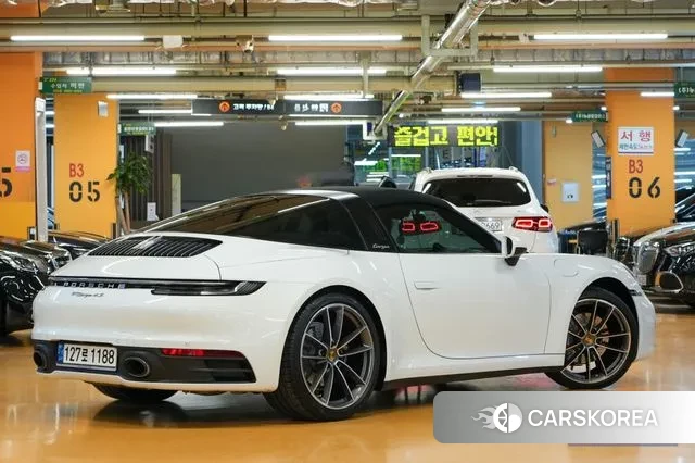 Porsche 911(992) id 3717276 из Кореи 8