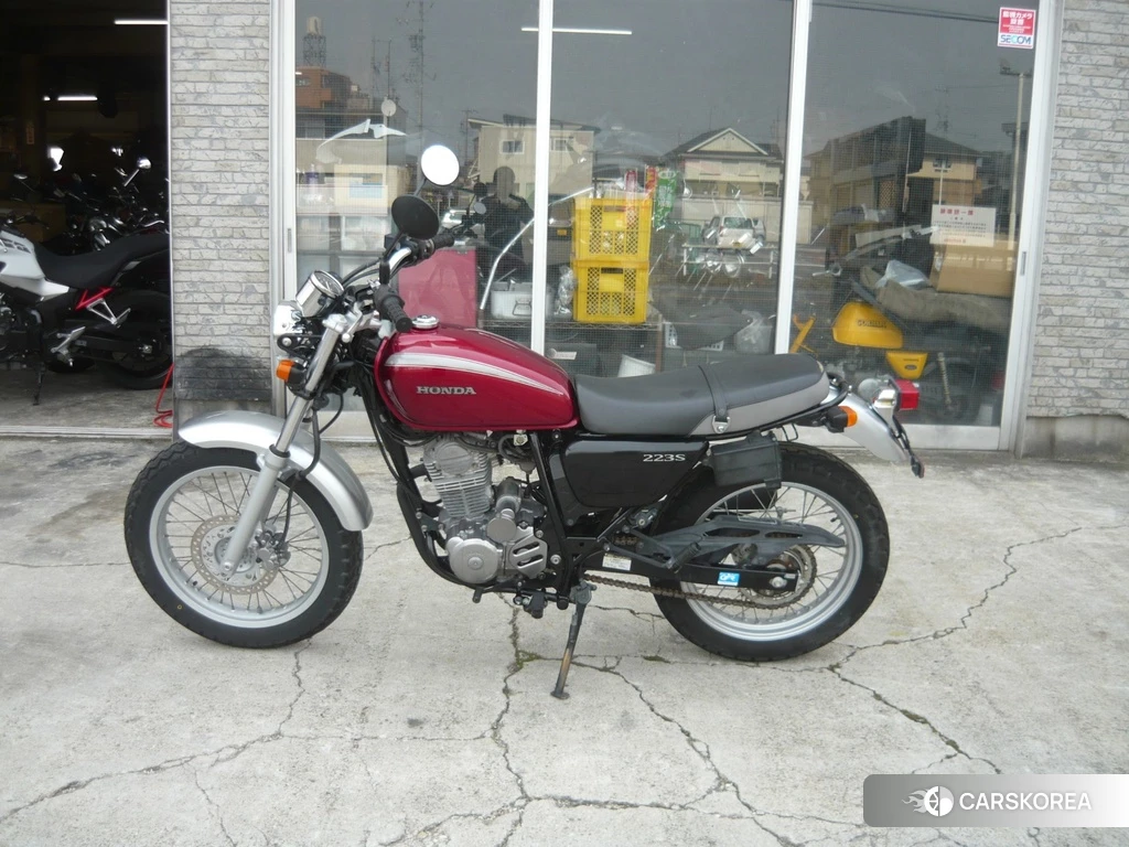 Проданный Honda CB223S 2011 из Японии
