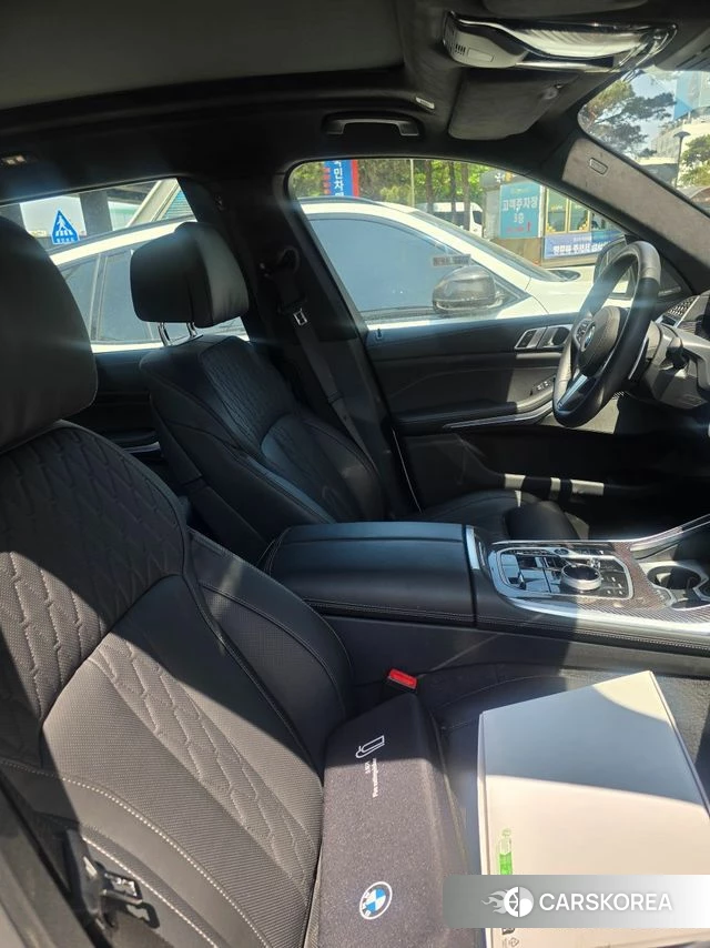 BMW X7 (G07) 2025 Белый из Кореи, фото 2