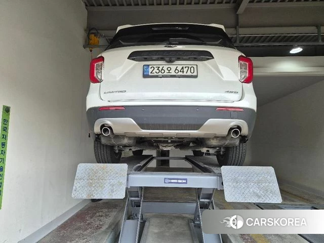 Ford Explorer 6th Generation 2022 Белый из Кореи, фото 2