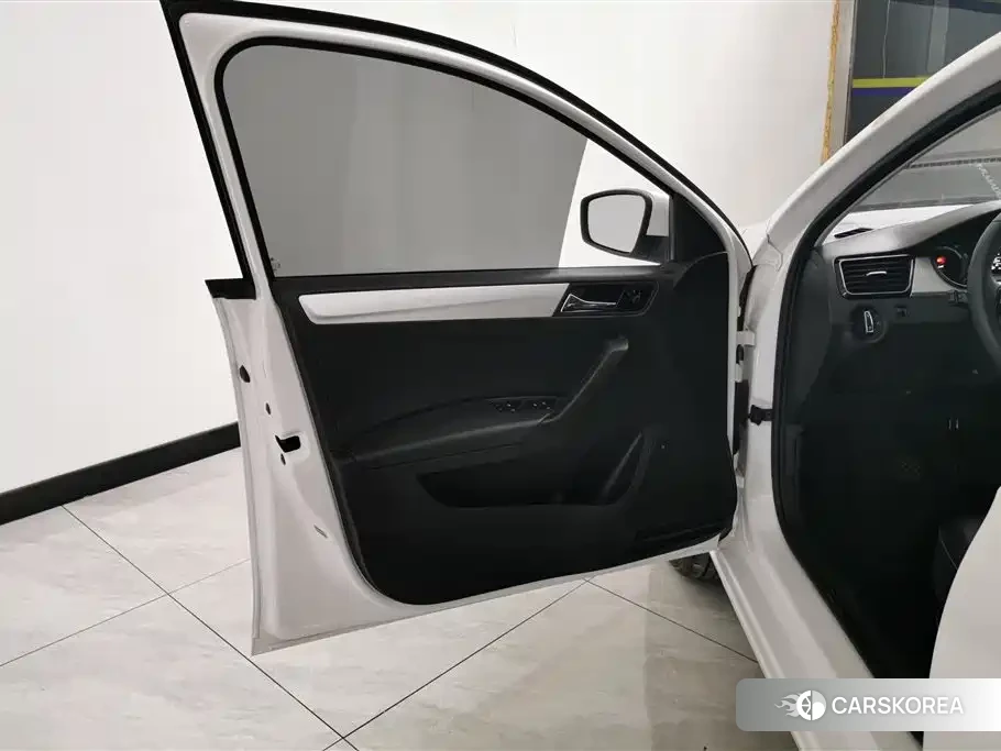 Skoda Rapid id 4589137 из Китая 8