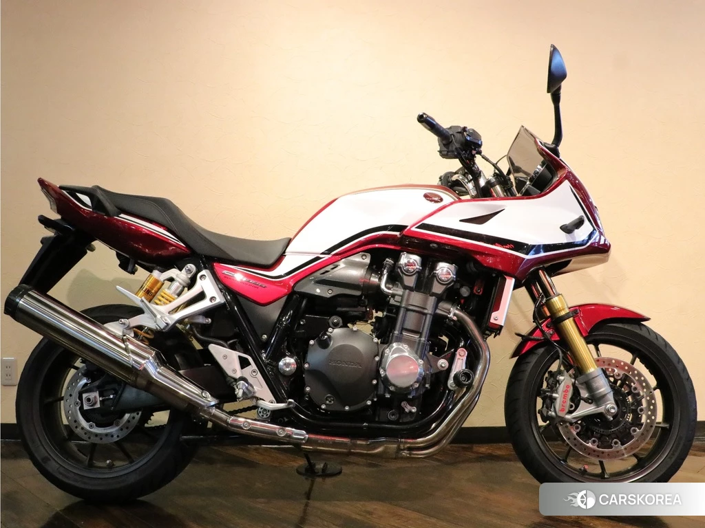 Проданный Honda CB1300SF BOLDOR 2021 из Японии, фото 2