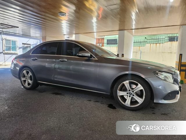 Mercedes-Benz E-Class W213 2018 Серый из Кореи, фото 2