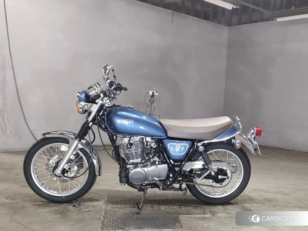 Проданный Yamaha SR 400 2020 из Японии, фото 2