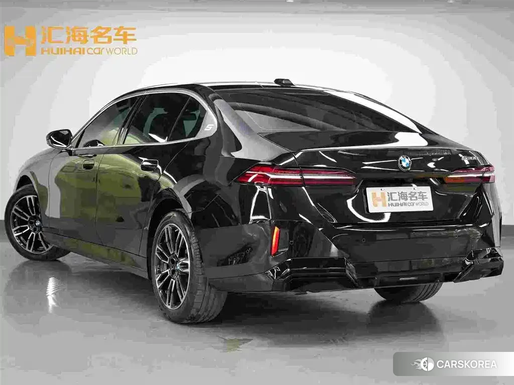 BMW 5 series 2026 Черный из Китая, фото 2