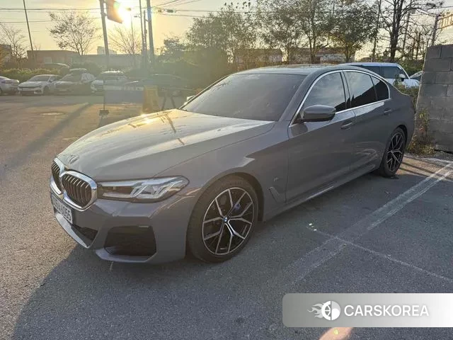 BMW 5 Series (G30) 2021 Серебристо-серый из Кореи, фото 5