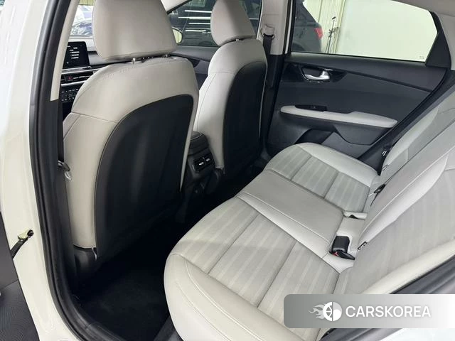 Kia K3 2022 Белый из Китая, фото 6