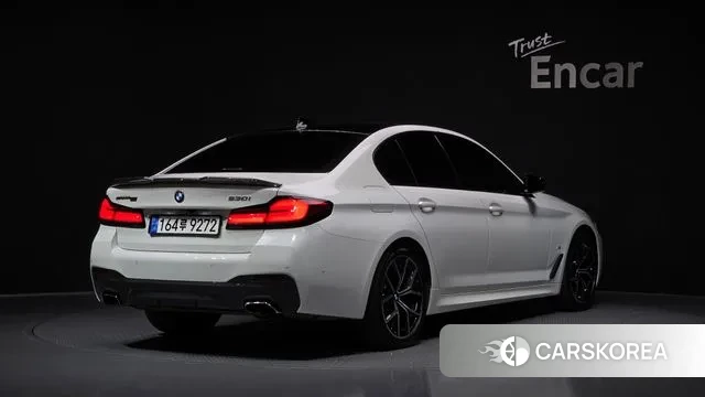 BMW 5 Series (G30) id 3395979 из Кореи 12