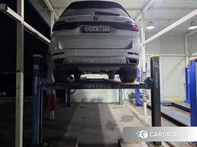 BMW X7 (G07) 2024 Белый из Кореи, фото 2