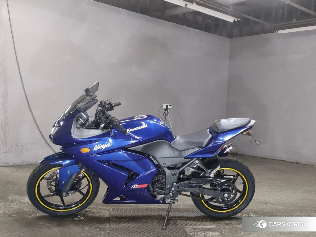 Проданный Kawasaki NINJA 250R 2011 из Японии, фото 2