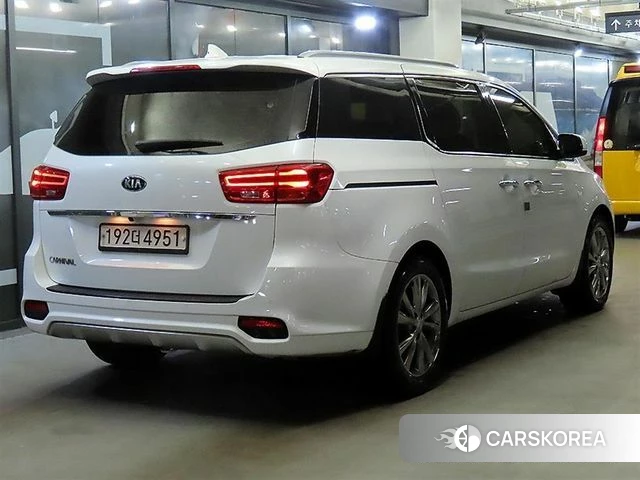 Kia The New Carnival id 4482683 из Кореи 12