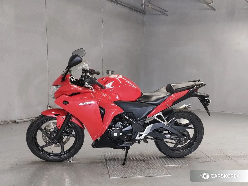 Проданный Honda CBR250R 2013 из Японии, фото 2