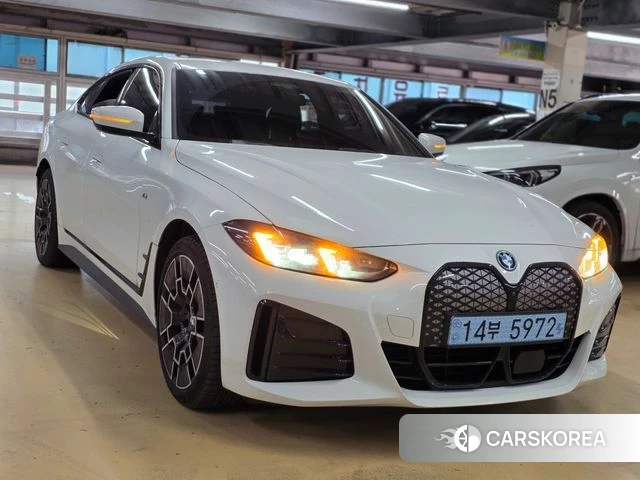 BMW i4 2025 Белый из Кореи, фото 2