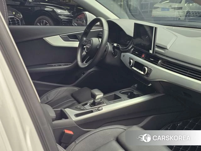 Audi A4L id 4275932 из Китая 12