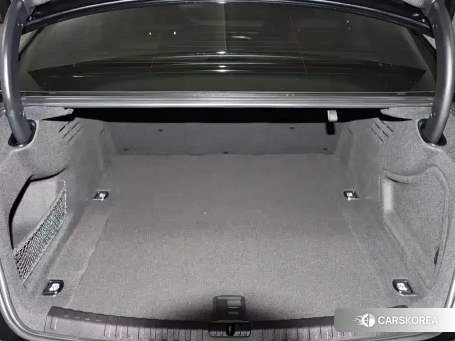 Audi A6L id 4576648 из Китая 10