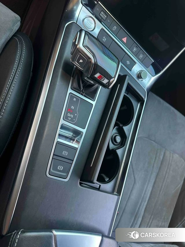 Audi A6L id 3857721 из Китая 12