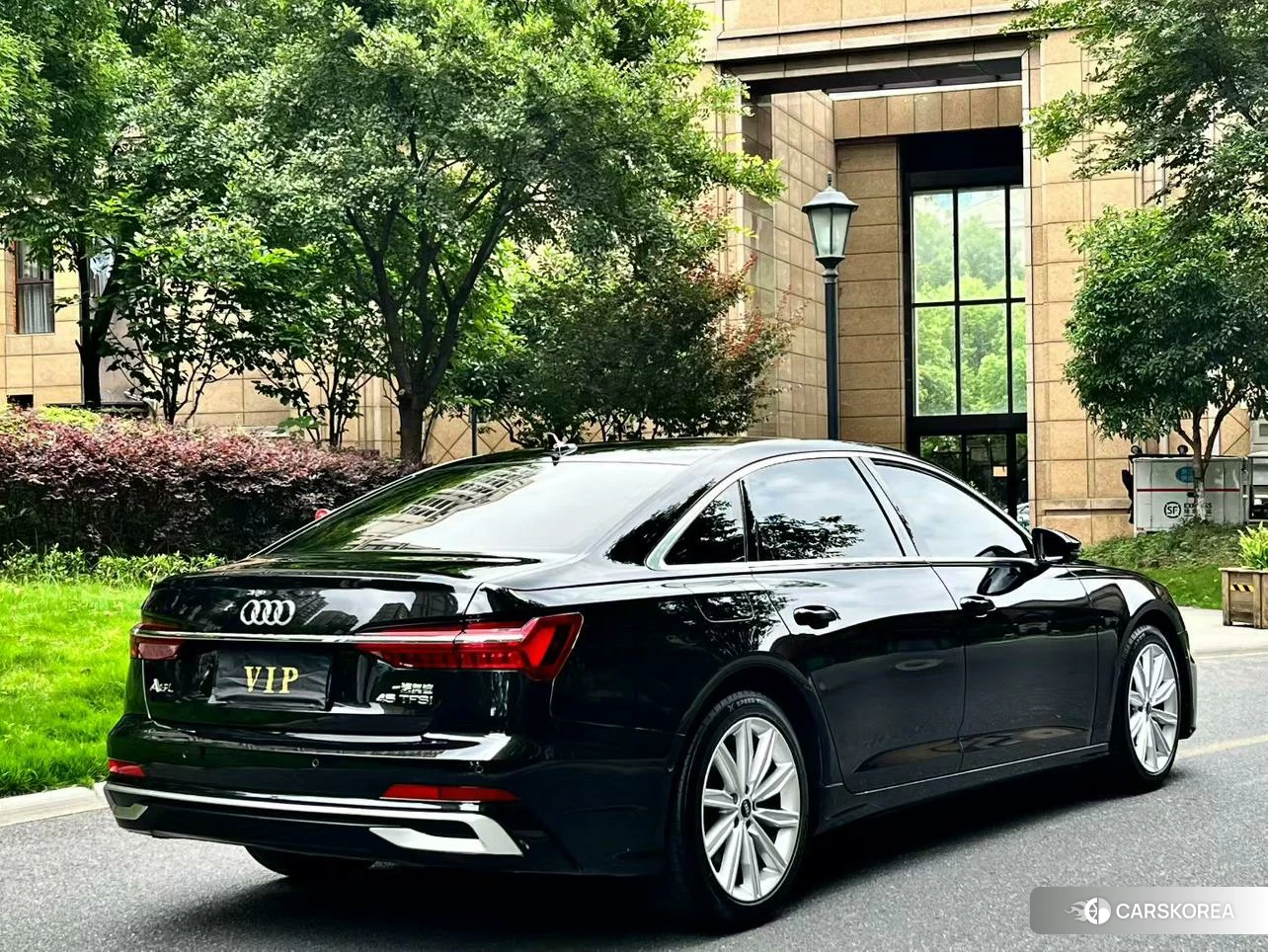 Audi A6L 2023 Черный из Китая, фото 2