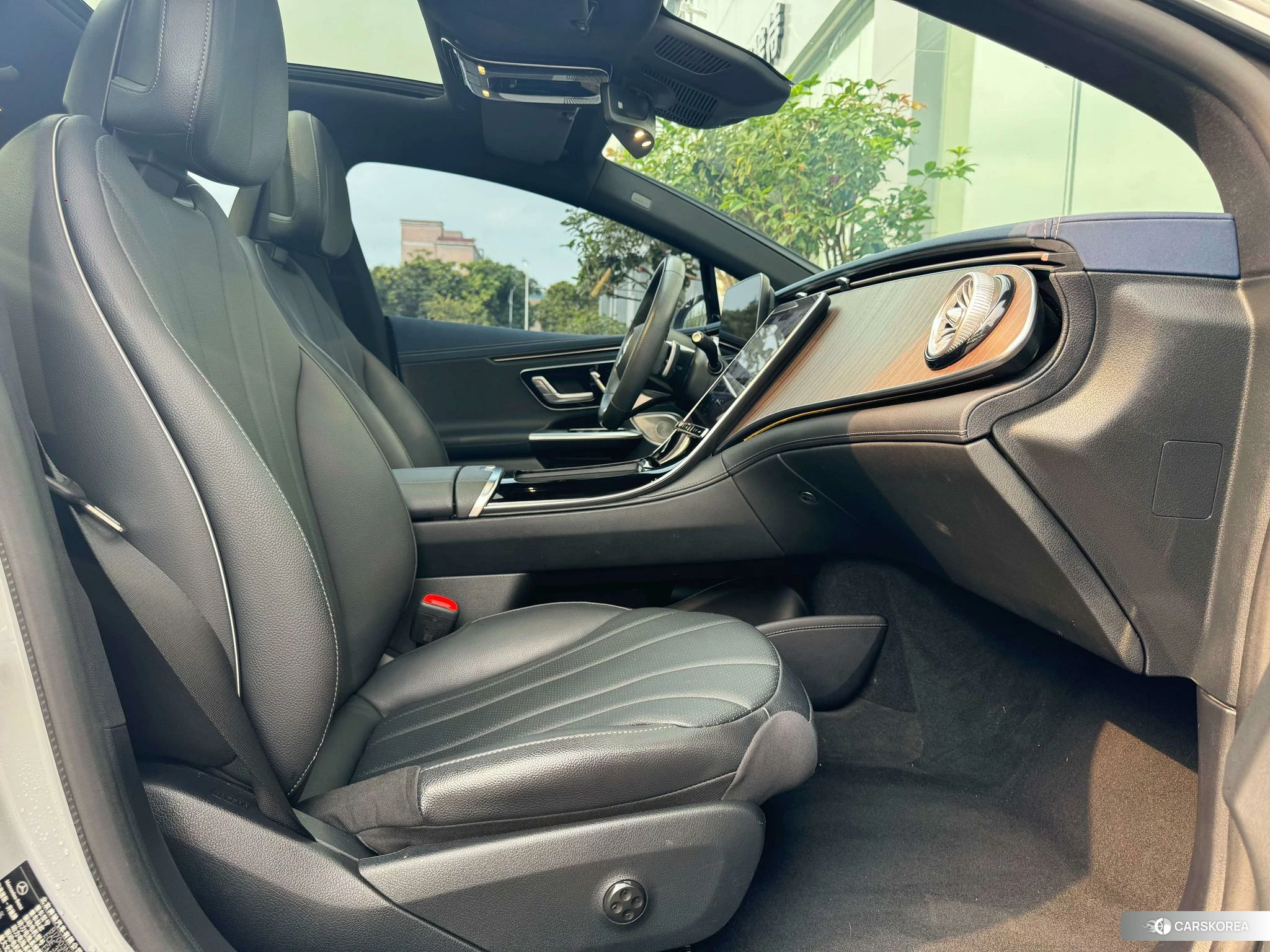 Mercedes-Benz EQE 2022 Серебристо-серый из Китая, фото 4