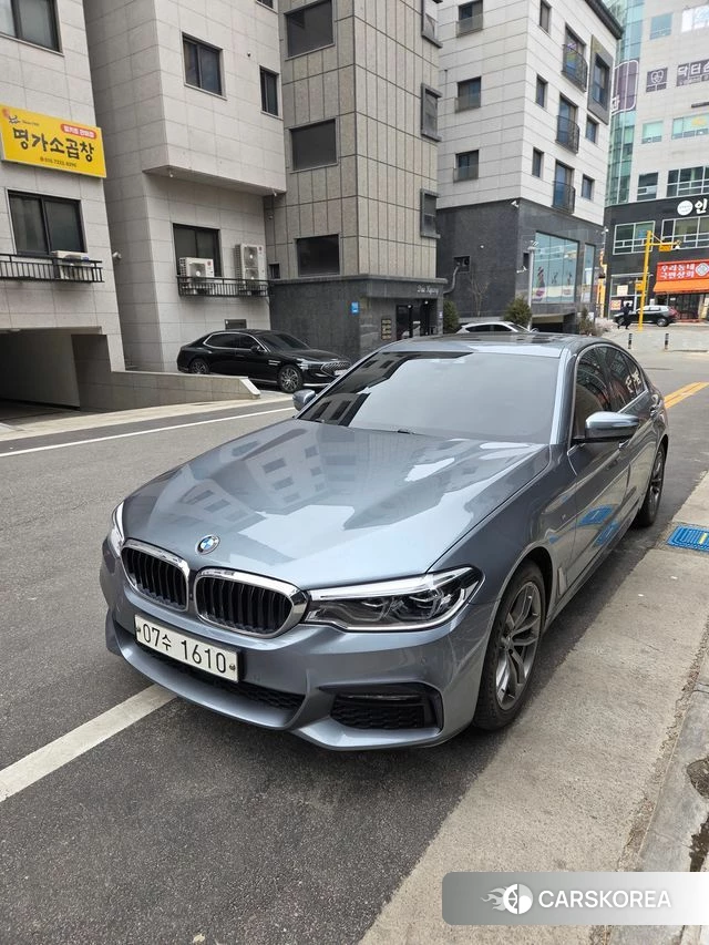 BMW 5 Series (G30) 2018 Серебристо-серый из Кореи, фото 6