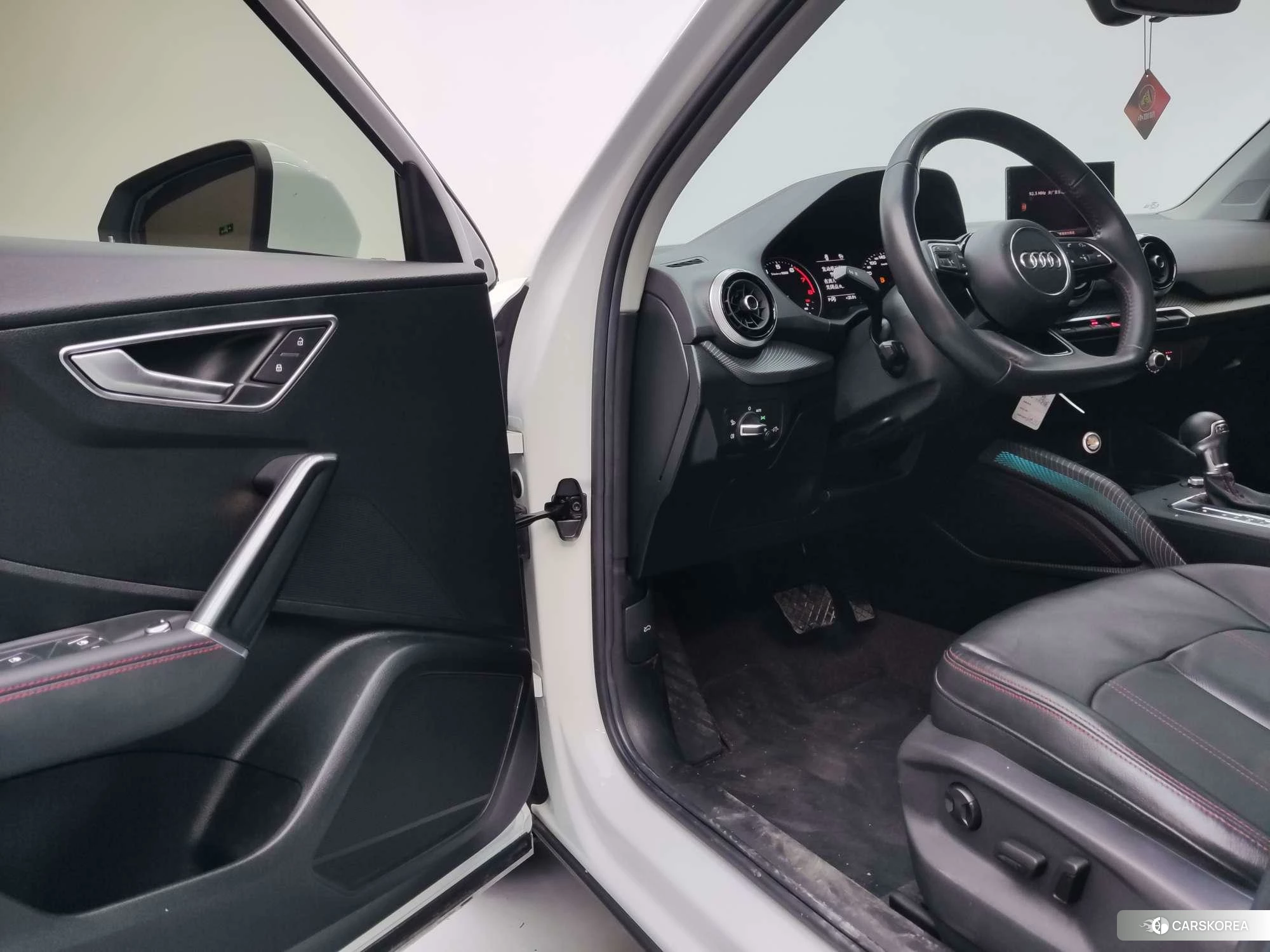 Audi Q2L id 4473290 из Китая 9