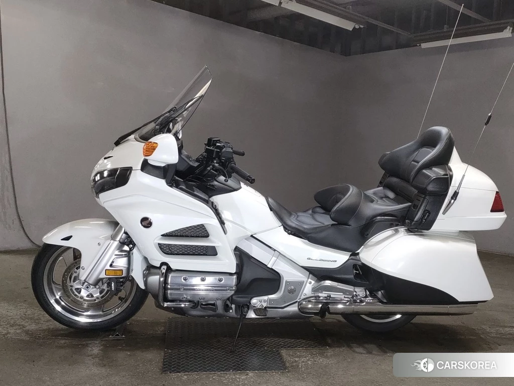 Проданный Honda GL1800 2012 из Японии