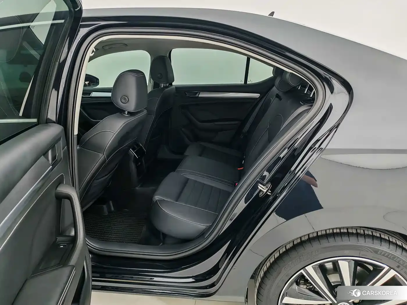 Skoda Superb id 4655116 из Китая 10
