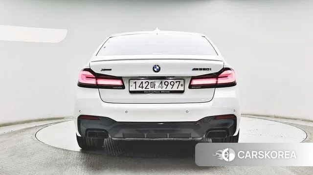 BMW 5 Series (G30) id 3384852 из Кореи 12