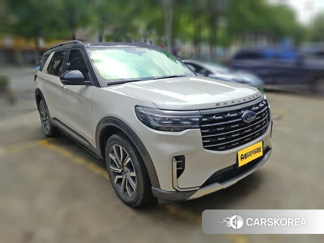 Ford Explorer 2023 Белый из Китая, фото 2