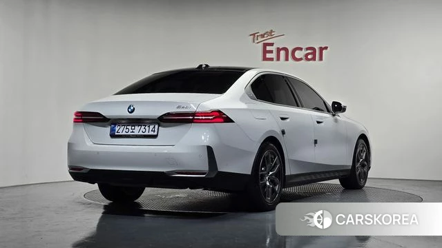 BMW 5 Series (G60) id 4369148 из Кореи 12