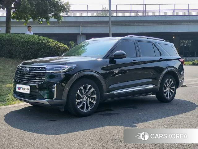 Ford Explorer 2024 Черный из Китая, фото 3