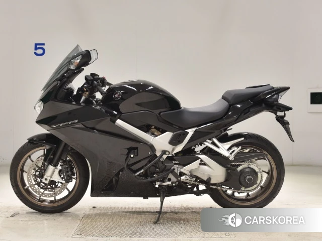 Проданный Honda VFR800F 2015 из Японии