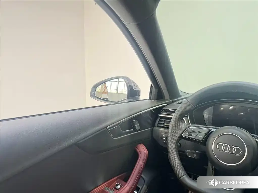 Audi A4L id 4601799 из Китая 12
