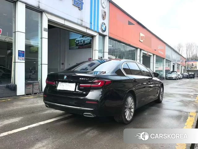 BMW 5 series 2022 Черный из Китая, фото 2