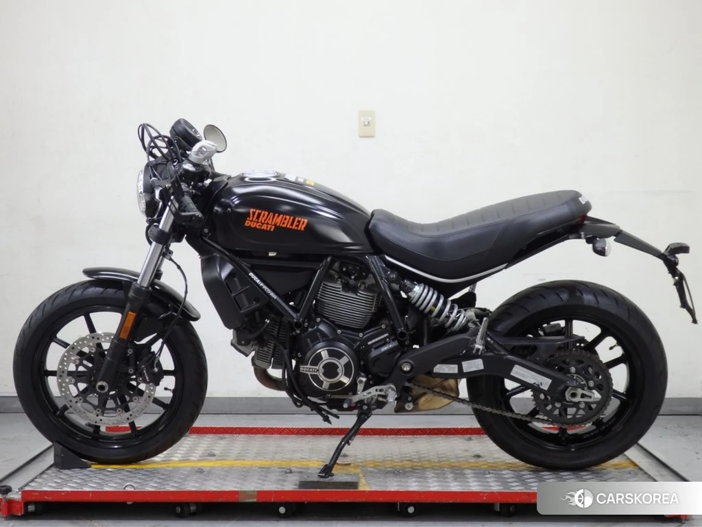 Проданный Ducati SCRAMBLER SIXTY2 2018 из Японии, фото 2