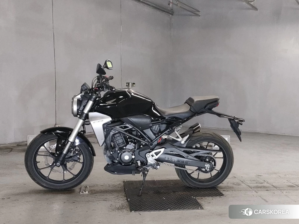 Проданный Honda CB250R 2018 из Японии, фото 2