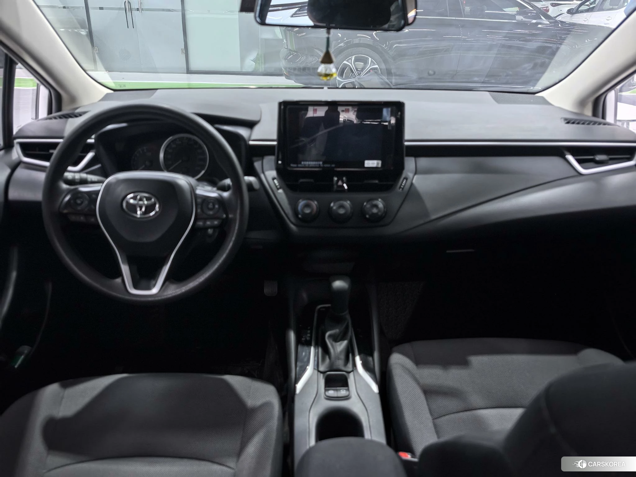 Toyota Corolla 2022 Серебристо-серый из Китая, фото 2