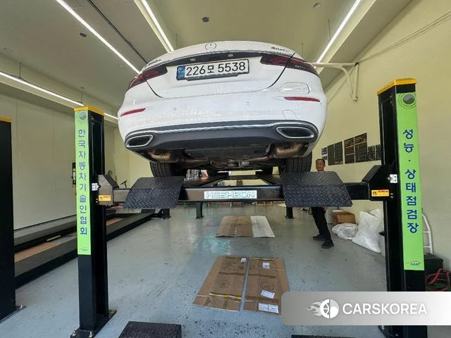 Mercedes-Benz E-Class W213 2021 Белый из Кореи, фото 2
