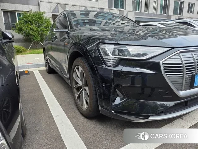 Audi e-Tron 2021 Черный из Кореи, фото 2