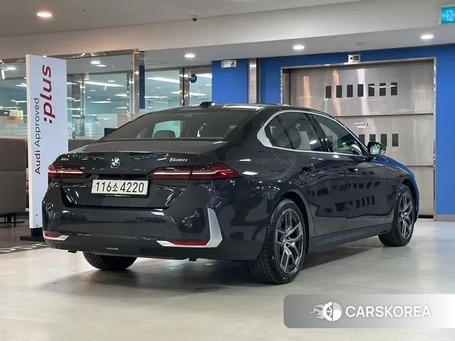 BMW 5 Series (G60) id 3036288 из Кореи 12