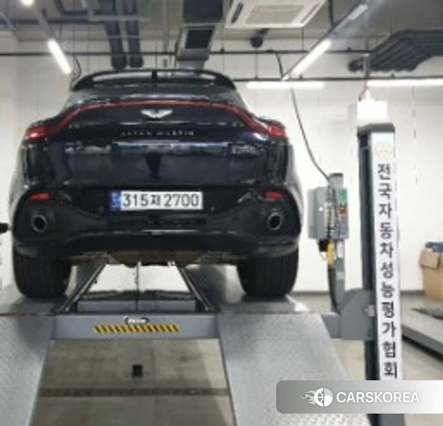 Aston Martin DBX 2023 Черный из Кореи, фото 2