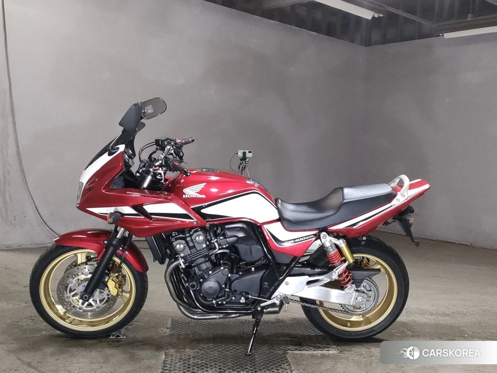 Проданный Honda CB400SF BOLDOR 2014 из Японии, фото 2