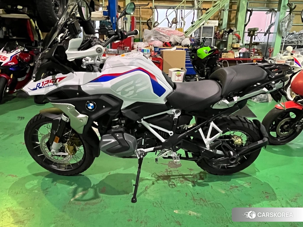 Проданный BMW R1250GS 2022 из Японии