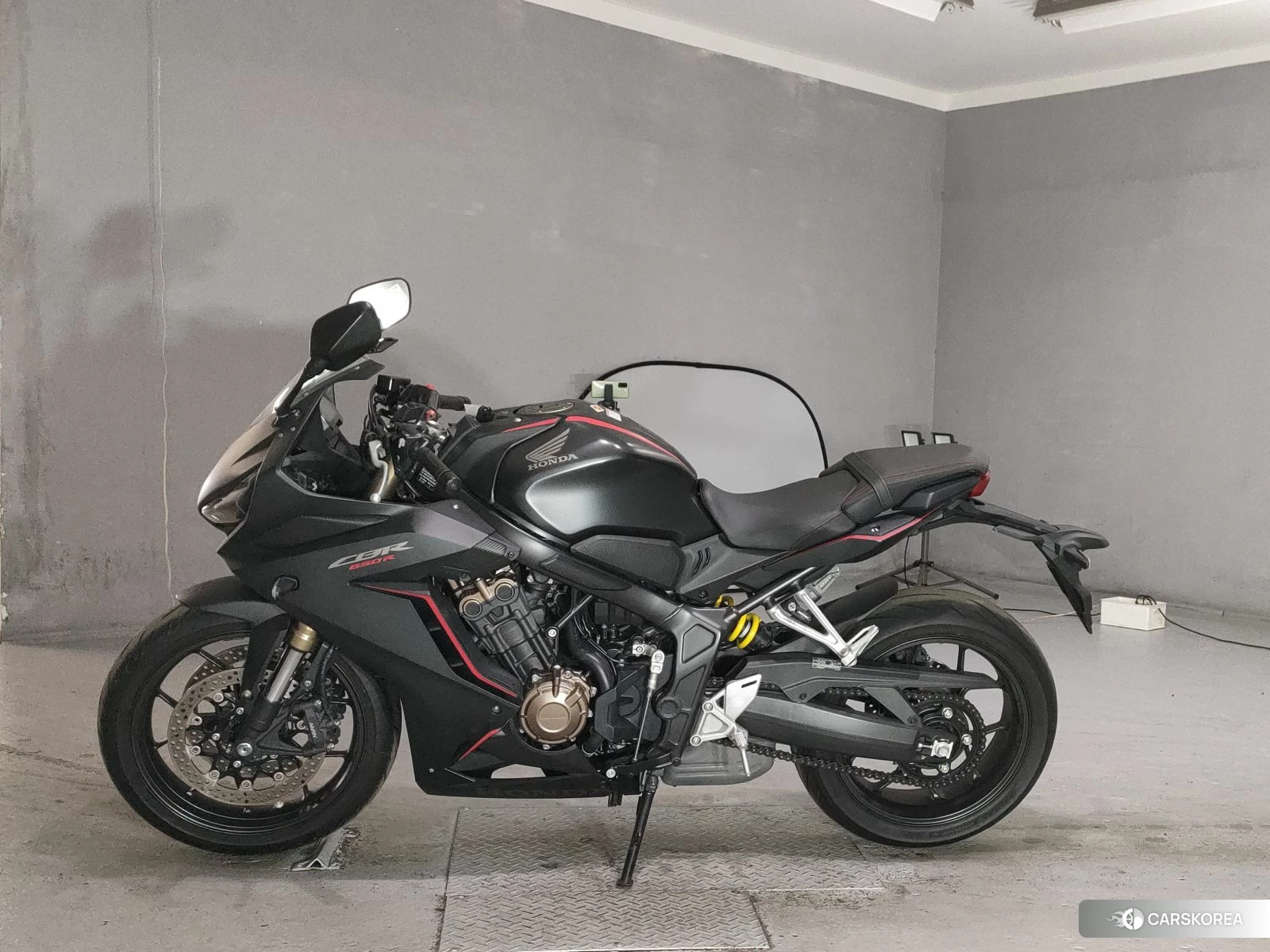 Проданный Honda CBR650R id 4207209 из Японии