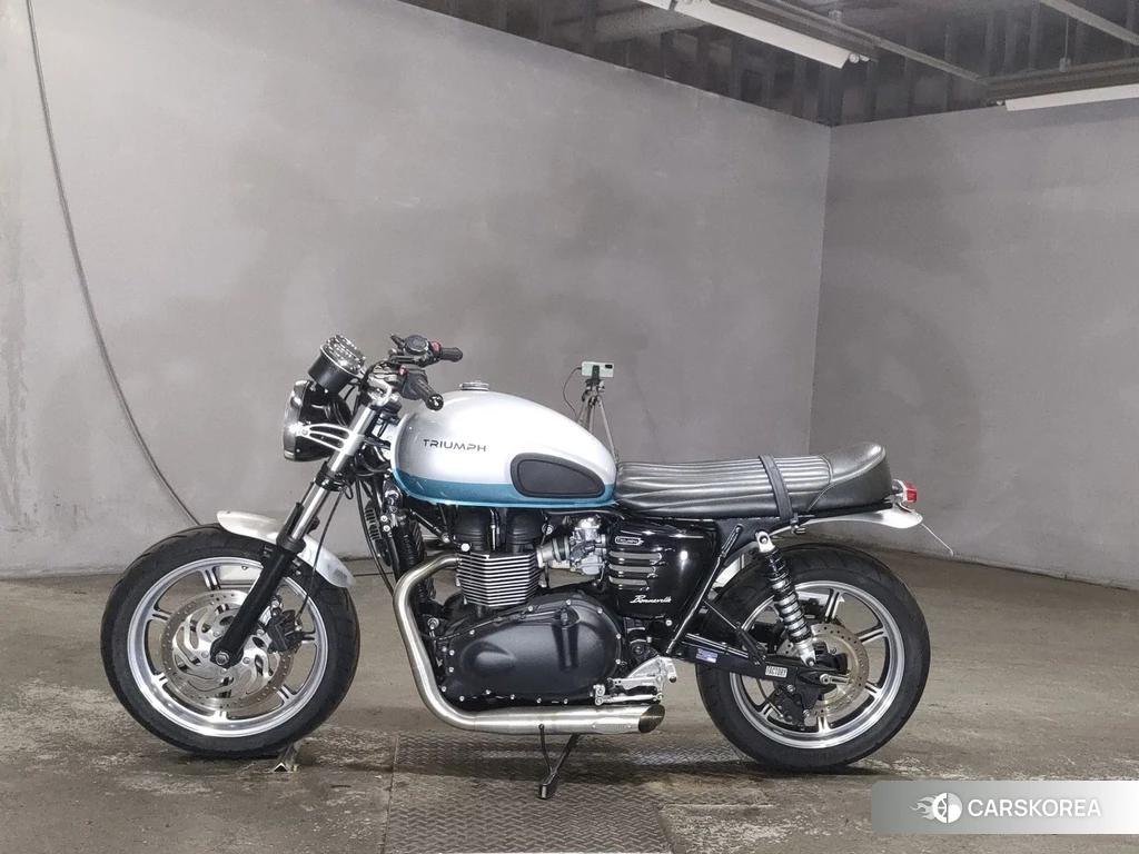 Проданный Triumph BONNEVILLE SE 2014 из Японии, фото 2
