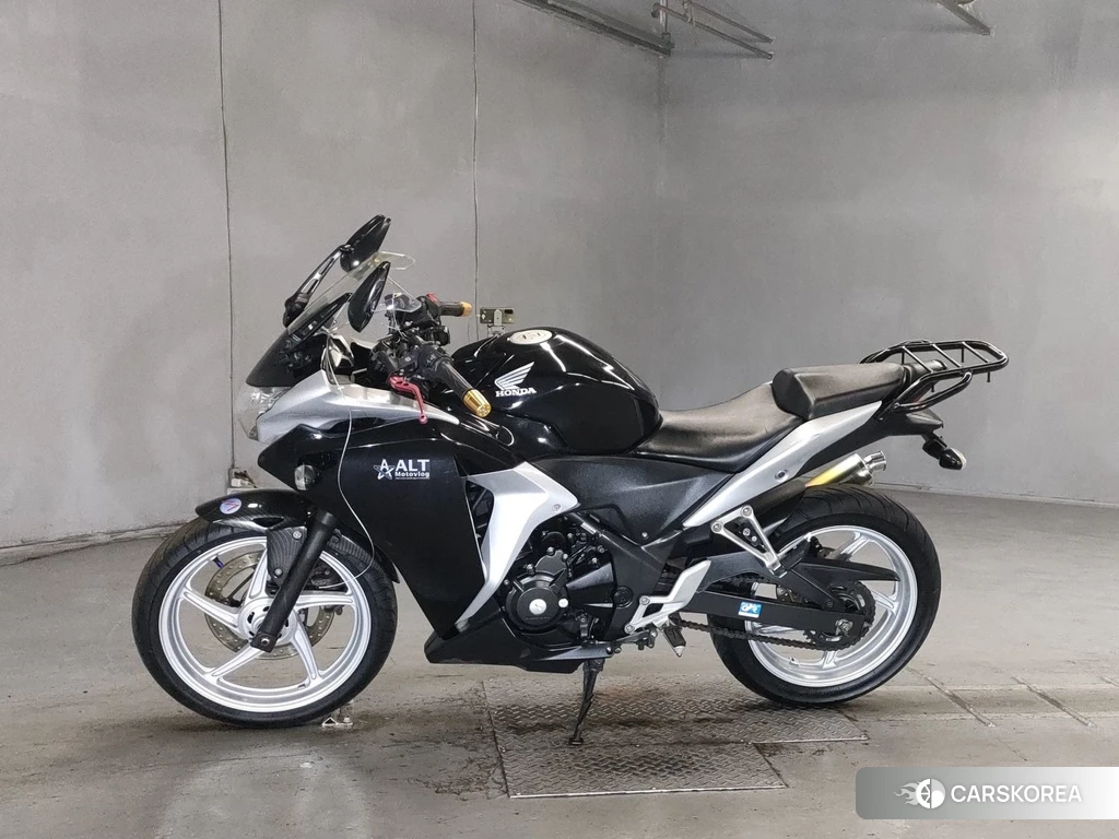 Проданный Honda CBR250R 2011 из Японии