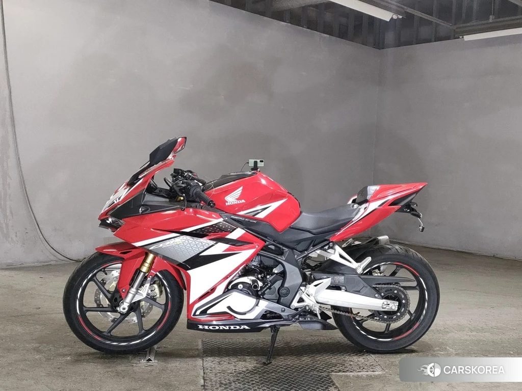 Проданный Honda CBR250RR 2017 из Японии