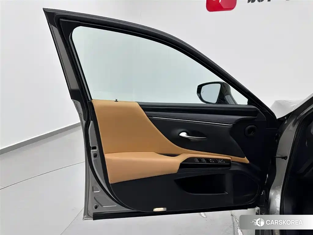 Lexus ES id 4583668 из Китая 12